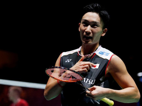 Kento Momota cảnh giác với Anders Antonsen giành ngôi vương trên BXH