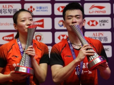 Zheng Si Wei và Huang Ya Qiong vào chung kết HSBC 2019