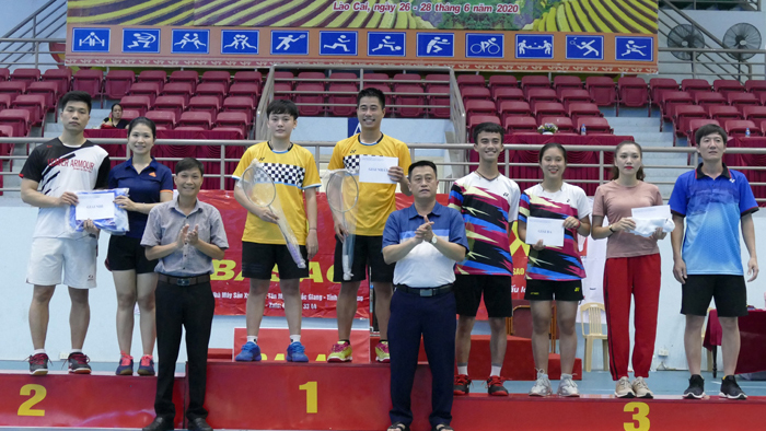 Vô địch nội dung đôi nam nữ giải Lào Cai mở rộng