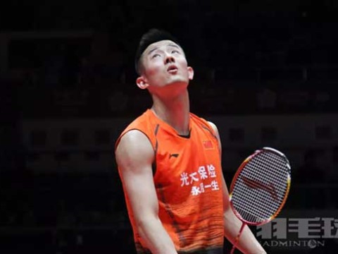Chen Long giành chiến thắng trên sân thảm cao su đỏ mới và ca ngợi người hâm mộ Quảng Châu