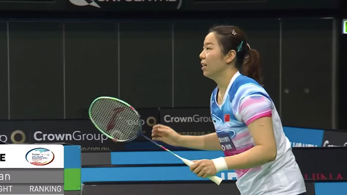 Jia Yi Fan sử dụng cậy vợt 7000I