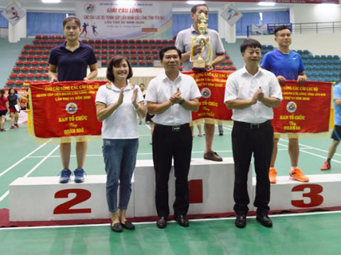 Bế mạc Giải cầu lông các CLB tranh Cúp LĐCL tỉnh Yên Bái lần thứ XV năm 2020